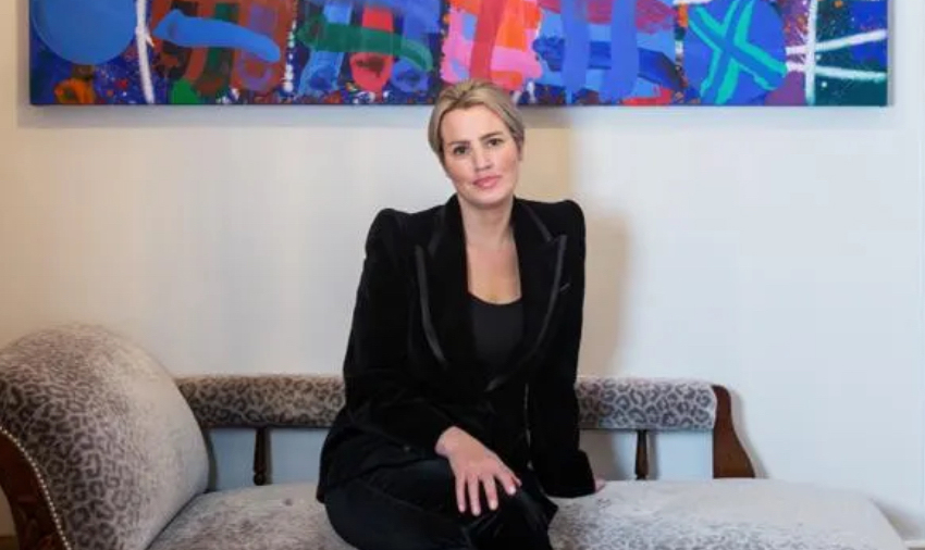 Gabriella Du Plooy Paintings by Teresa Narduzzo London